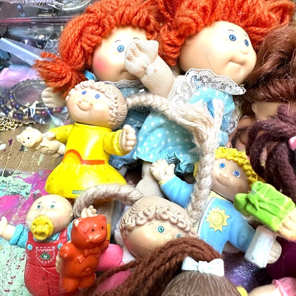 Cute Played with Cabbage Patch Dolls! Some Metal 150’s Kids  Metal Dishes! Iron! - Picture 2 of 10